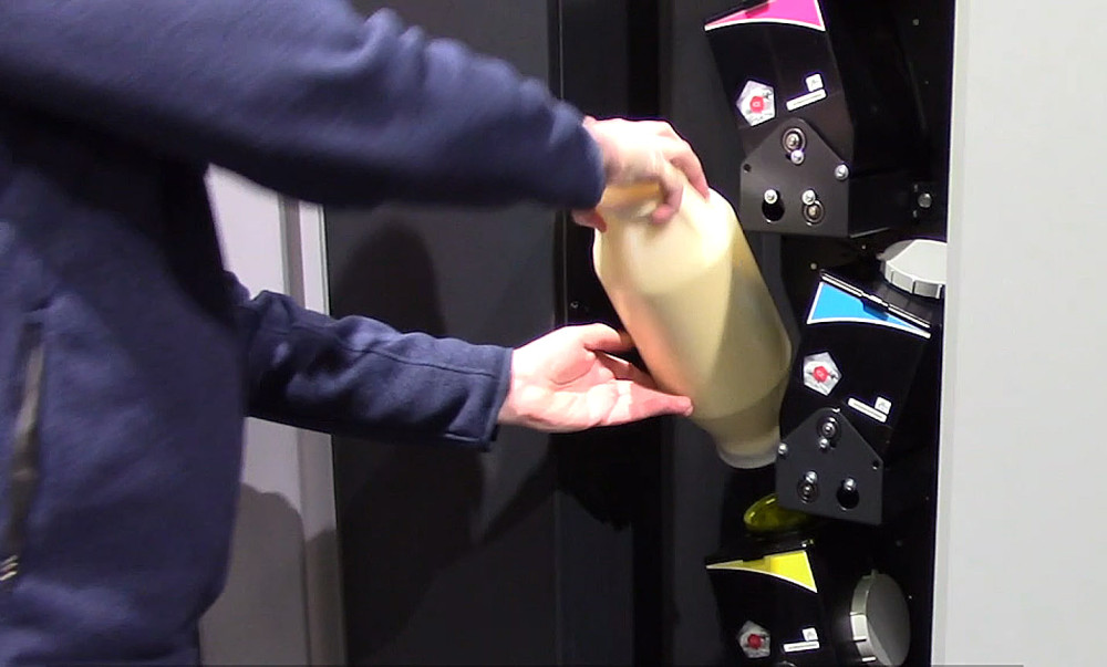 Xeikon para Rótulos e Etiquetas - Fácil Abastecimento de Tinta