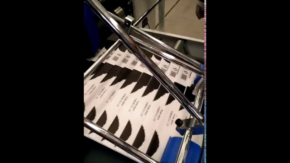 Diamond BFT - Dobradeira-Coladeira com Cola Lateral, Pre-Vinco e Fundo Automático