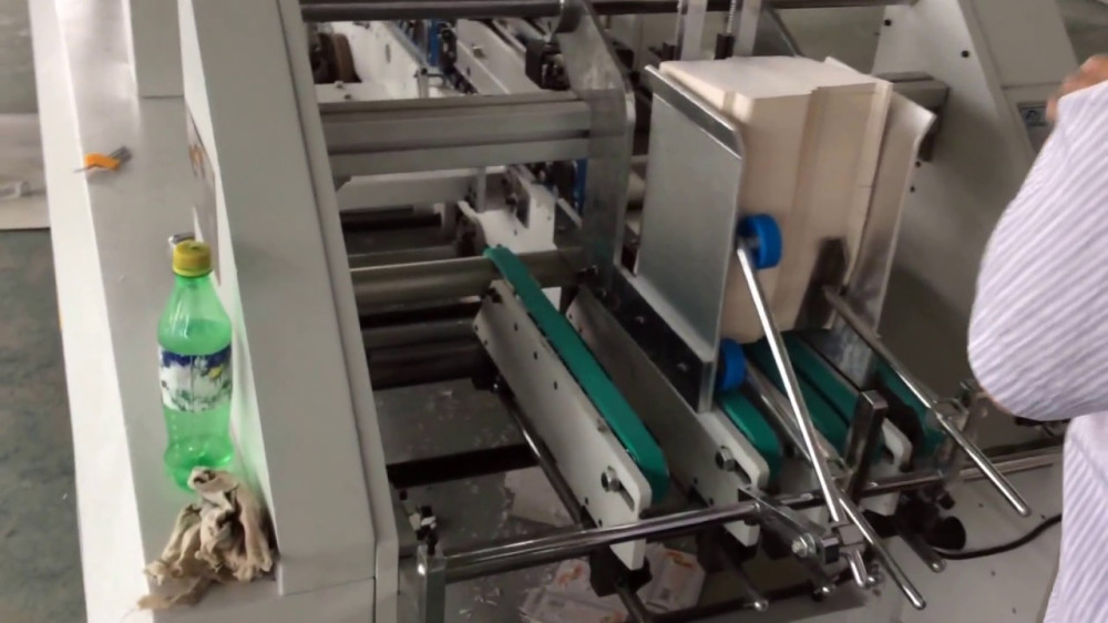 Diamond BFT - Dobradeira-Coladeira com Cola Lateral, Pre-Vinco e Fundo Automático